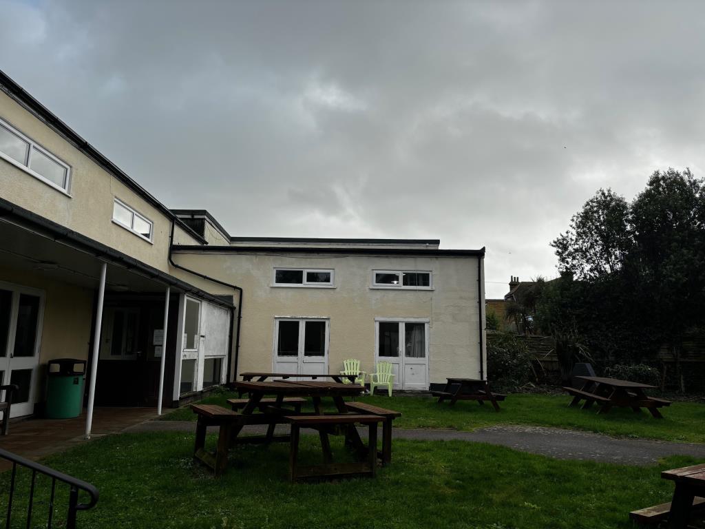 Lot: 76 - FREEHOLD PROPERTY WITH POTENTIAL - Rear of Memorial Hall